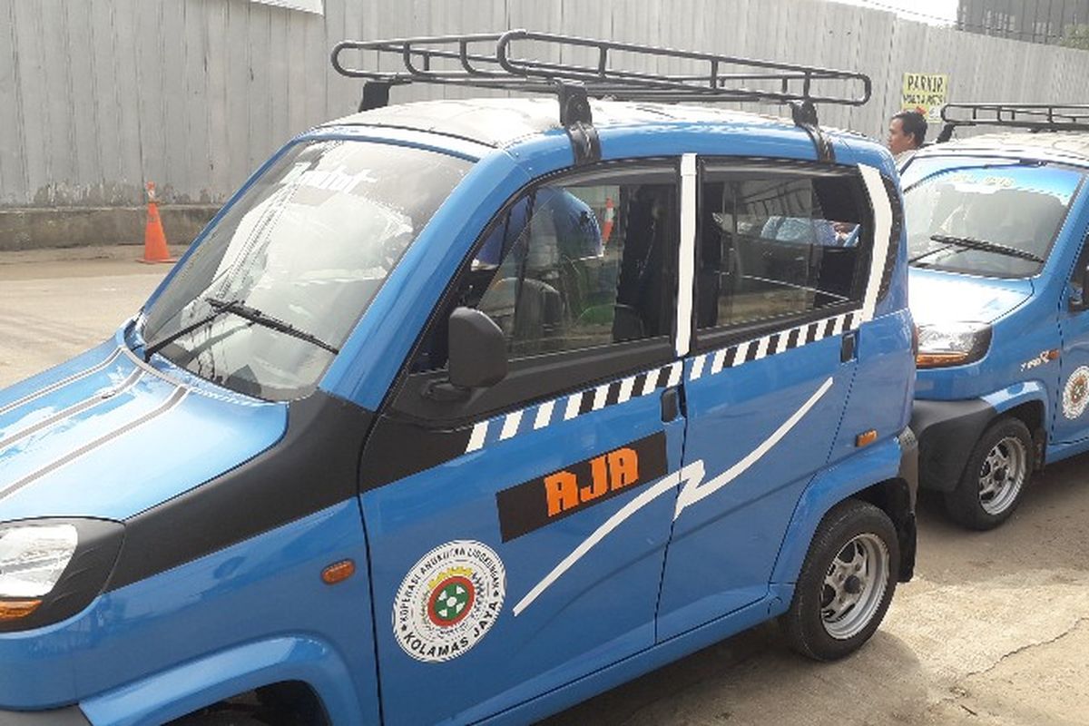 Bajaj Qute pengganti becak motor di kawasan Bendungan Hilir, Jakarta Pusat pada Jumat (23/2/2018).