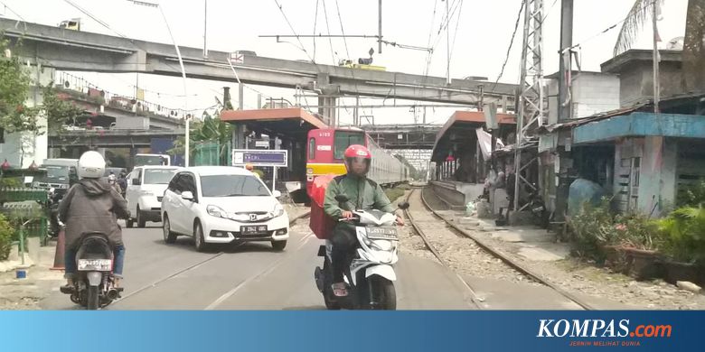 Ngeri, Perlintasan Kereta Tanpa Palang di Stasiun Ancol