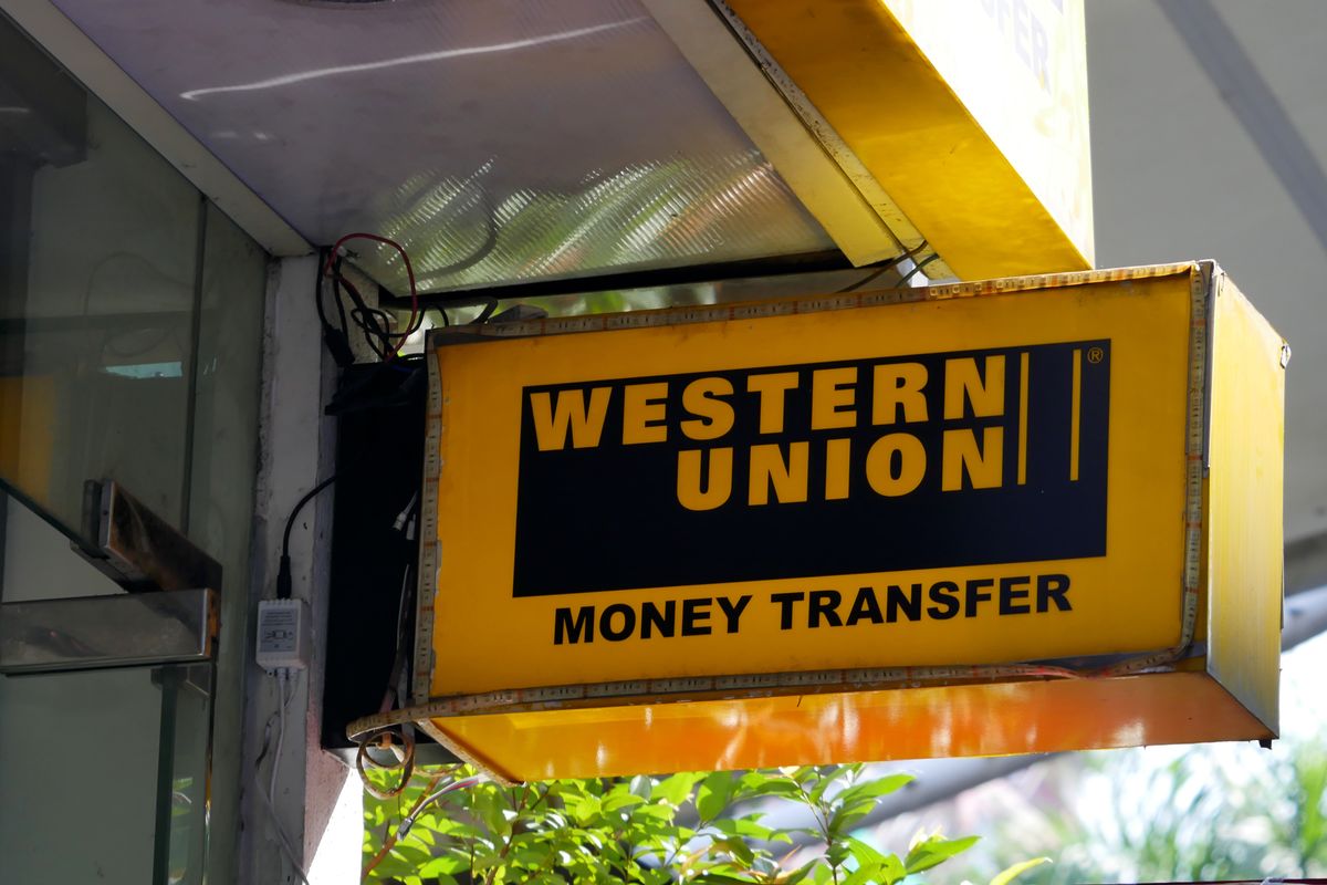 Ilustrasi biaya Western Union dan biaya kirim uang dengan Western Union.