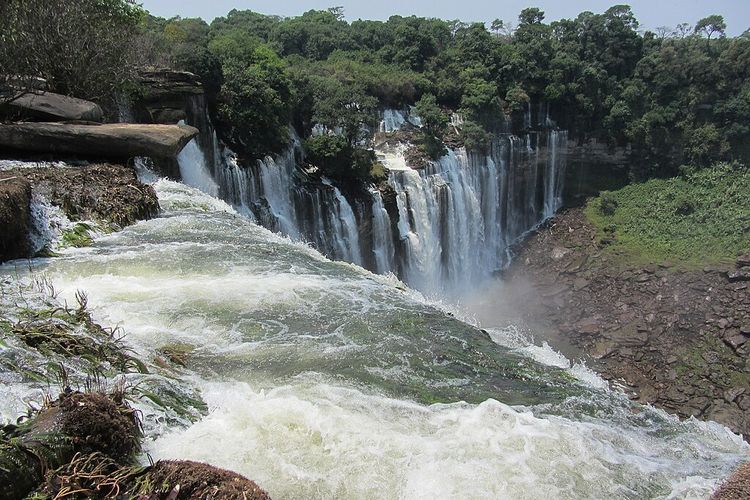 Air Terjun Kalandula di Angola yang Disakralkan Masyarakat Setempat.