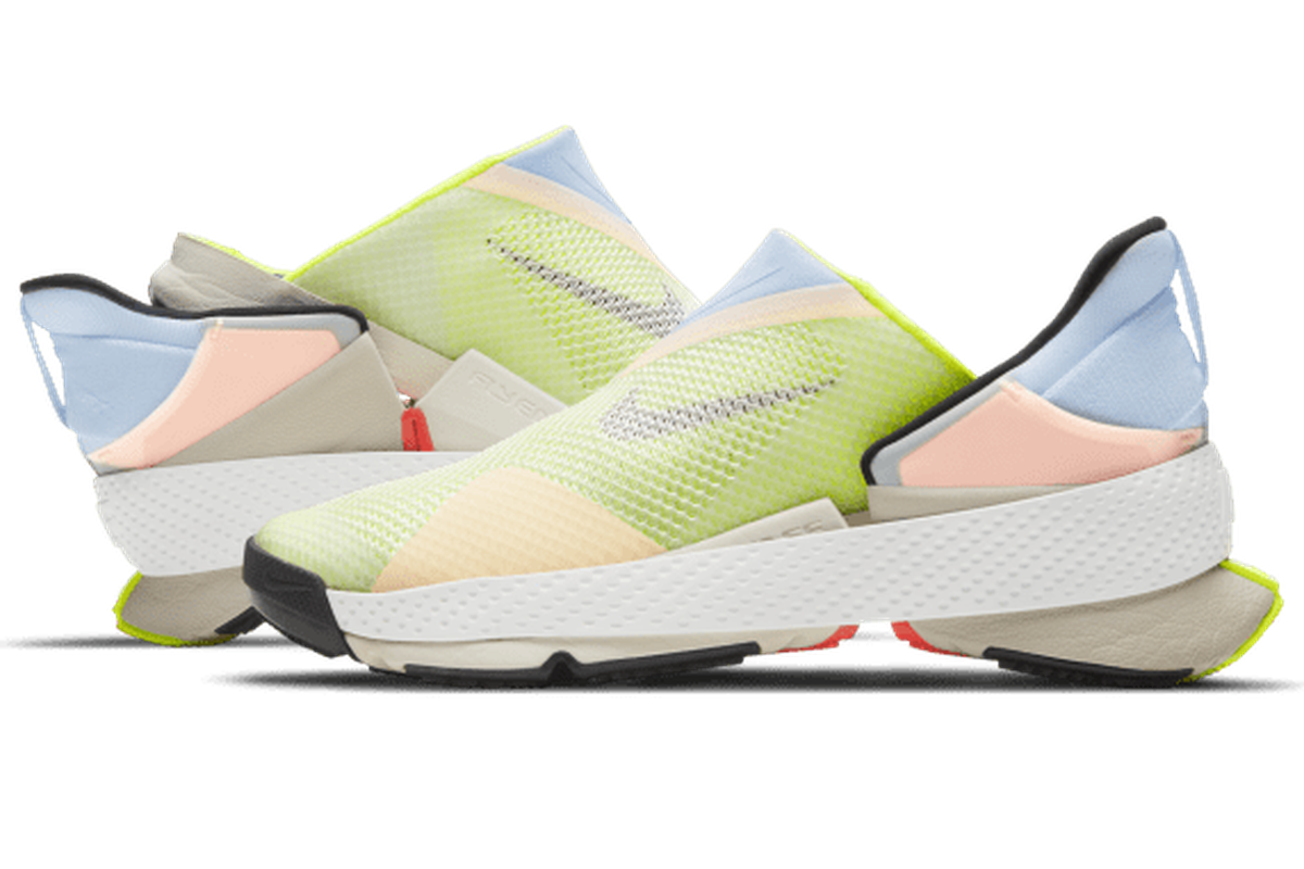 Tampilan Sepatu Slip-On Go FlyEase dari Nike yang mengutamakan aksesibilitas.