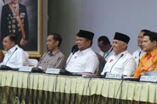 Tebar Senyum Prabowo-Jokowi di KPU
