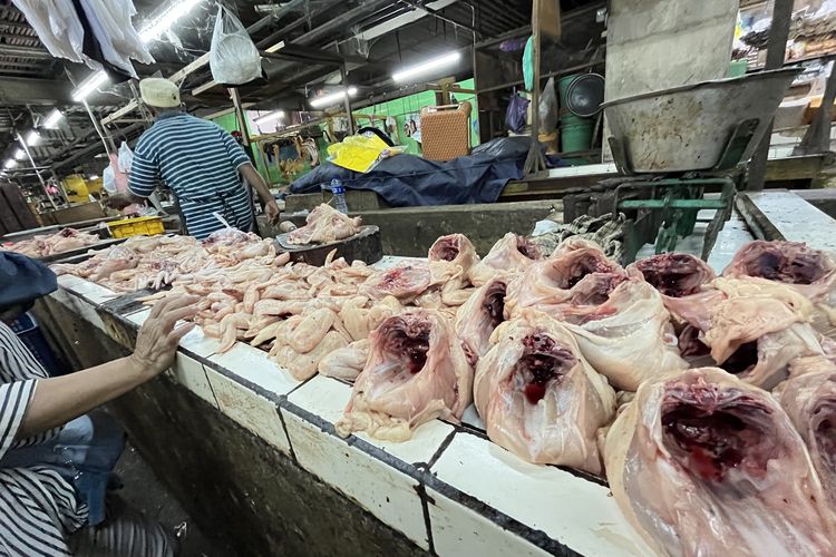 Jelang Lebaran, Harga Daging Sapi hingga Cabai di Surabaya Merangkak Naik