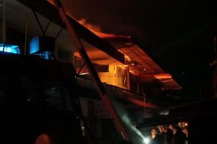 Pasar Klewer di Solo, Jawa Tengah, terbakar, Sabtu (27/12/2014) malam.