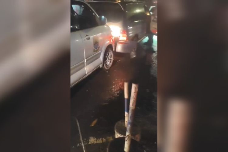 Truk Pengangkut Motor Tabrak 2 Mobil dan 1 Motor di Jalur Pantura Kanci, Diduga Rem Blong