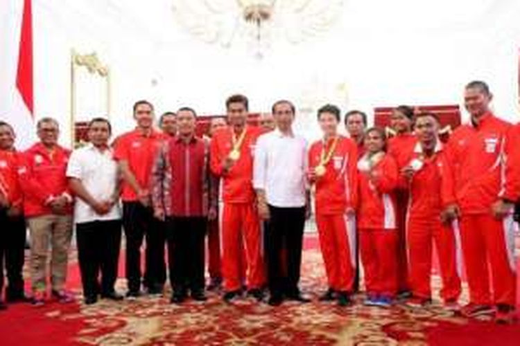 Rombongan besar kontingen Olimpiade Rio de Janeiro diterima Presiden Joko Widodo di Istana.