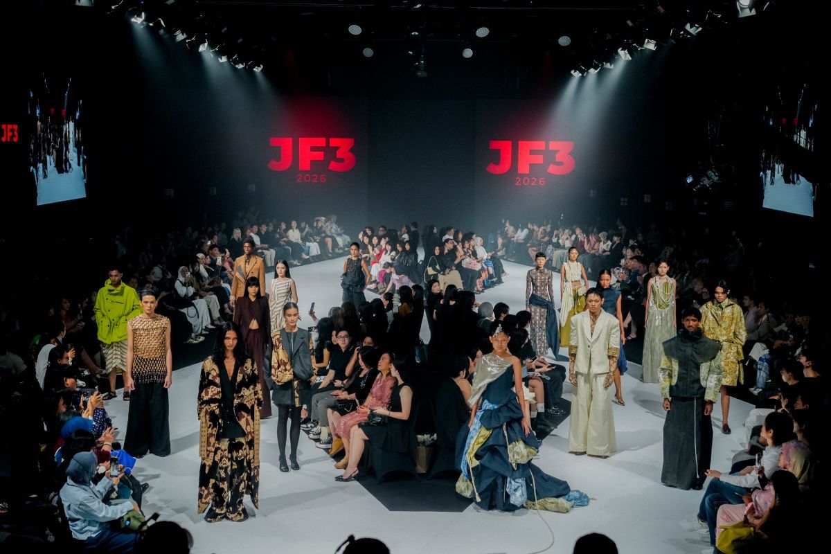 Koleksi busana yang ditampilkan PINTU Residency pada ajang BRI JF3 Fashion Festival 2026 yang digelar di Summarecon Mall Kelapa Gading, Jakarta, Rabu (29/7/2026).