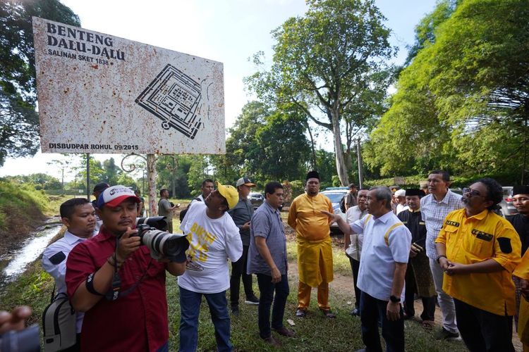 Situs Cagar Budaya Kampung Pertahanan Tuanku Tambusai di Daludalu resmi berstatus cagar budaya nasional. 
