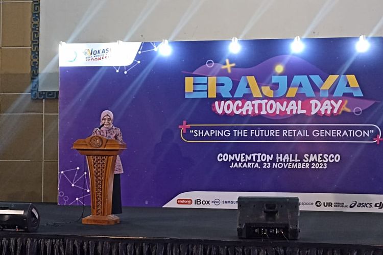 Dirjen Pendidikan Vokasi Kemendikbud Ristek, Kiki Yuliati menjadi pembicara dalam acara Erajaya Vocational Day 'Shaping The Future Retail Generation' di Jakarta, Kamis (23/11/2023).