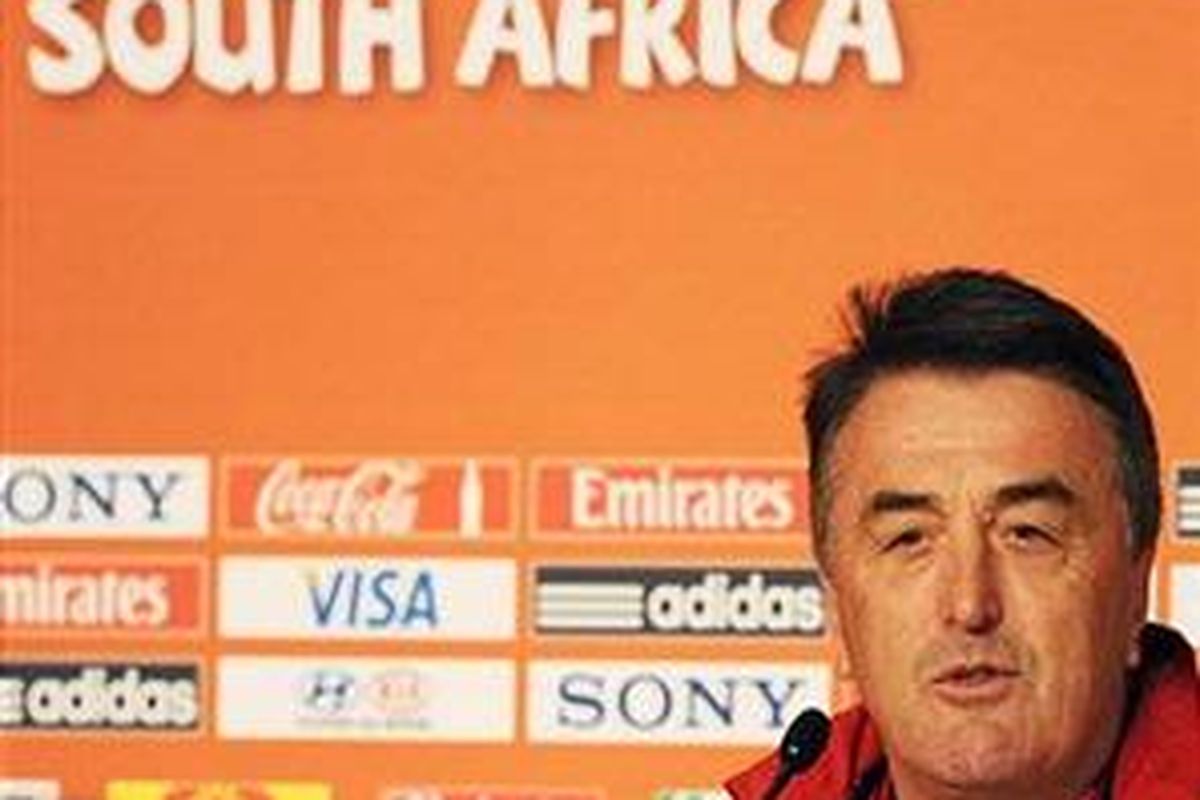 Pelatih Serbia, Radomir Antic.