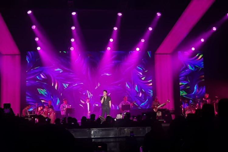 Penyanyi Ariel NOAH tampil di panggung BNI Hall Java Jazz Festival 2023 pada Minggu (4/6/2023) di JIExpo Kemayoran, Jakarta Pusat.