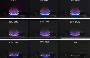 Tangkapan layar perbandingan nyala api LPG dan DME pada kompor eksisting