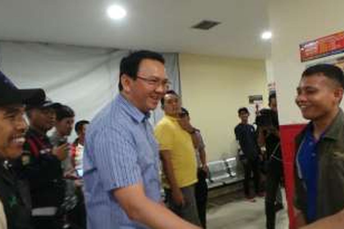 Gubernur DKI Jakarta Basuki Tjahaja Purnama saat meninjau Terminal Pulogebang, Senin (4/7/2016). 