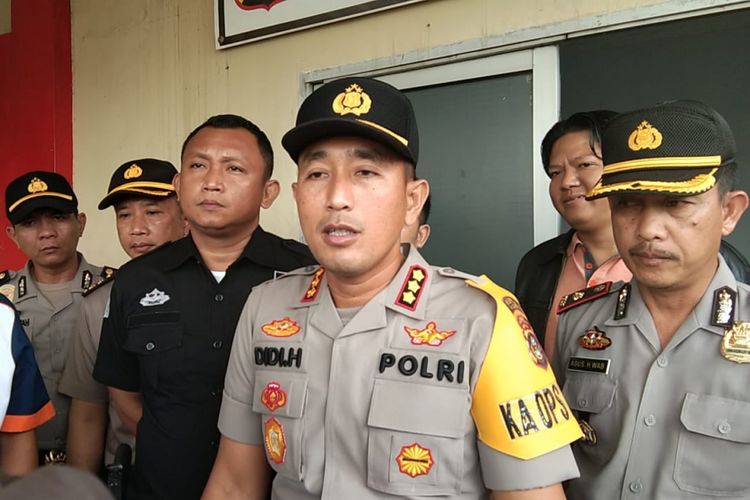 Kapolresta Palembang Kombes Pol Didi Hayamansyah saat memberikan keterangan pers terkait satu pelaku begal yang ditembak mati di Rumah Sakit (RS) Bhayangkara Palembang, Selasa (12/2/2019).