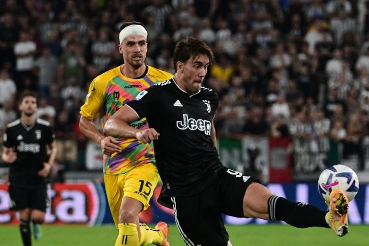 Dusan Vlahovic kembali mencetak gol melalui tendangan bebas dalam laga Juventus vs Spezia pada pekan keempat Liga Italia 2022-2023 di Allianz Stadium, Kamis (1/9/2022) dini hari WIB. 