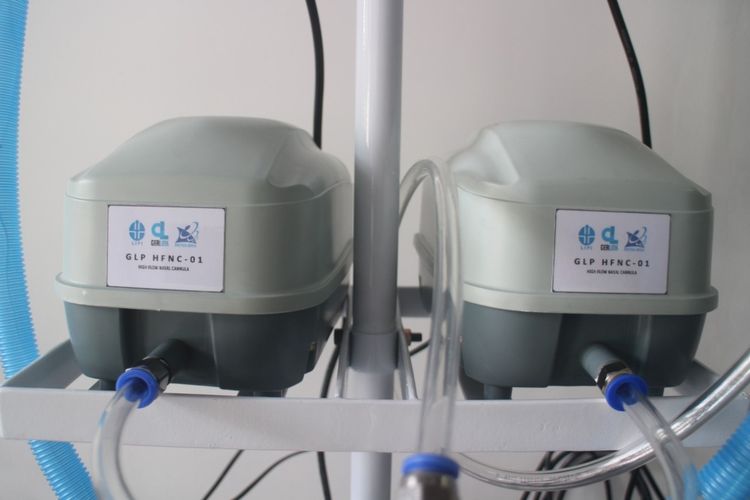 Lembaga Ilmu Pengetahuan Indonesia (LIPI) menginovasikan alat terapi oksigen beraliran tinggi. Alat terapi oksigen beraliran tinggi ini adalah yang pertama di Indonesia. Alat yang juga dikenal sebagai High Flow Nasal Cannula (HFNC) adalah yang pertama berhasil lolos uji dari Balai Pengamanan Fasilitas Kesehatan Kementerian Kesehatan