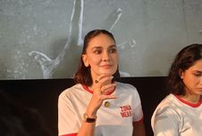 Cerita Lebaran Anti-mainstream Luna Maya dan Maxime Bouttier, Alasan Shalat Ied di Kapal