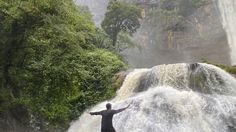 Trekking ke Curug Cikanteh Sukabumi, Lelah Terbayarkan Segarnya Air