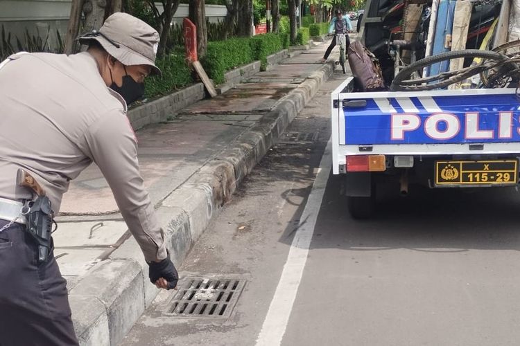 Sopir CRV yang Tabrak Tukang Becak Hingga Tewas di Surabaya Jadi Tersangka