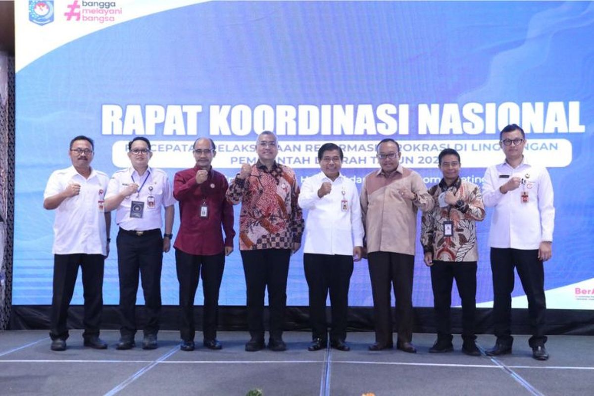 Sekjen Kemendagri Suhajar Diantoro (tengah berbaju putih) dalam Rakornas bertajuk ?Percepatan Pelaksanaan Reformasi Birokrasi di Lingkungan Pemerintah Daerah Tahun 2022. 