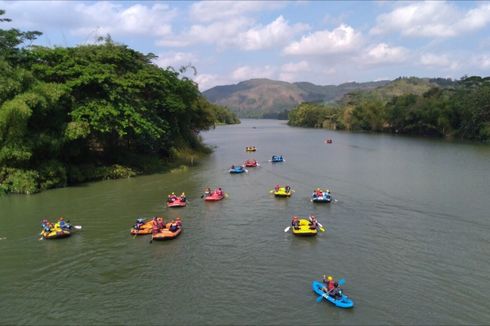 Mengenal Kegiatan Susur Sungai, Amankah bagi Anak?