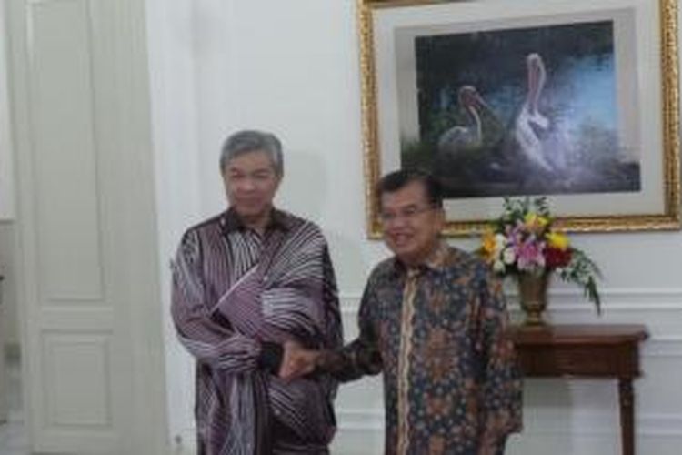 Wakil Perdana Menteri Malaysia Ahmad Zahid Hamidi saat bertemu Wakil Presiden Jusuf Kalla di Kantor Wapres, Jumat (18/9/2015).