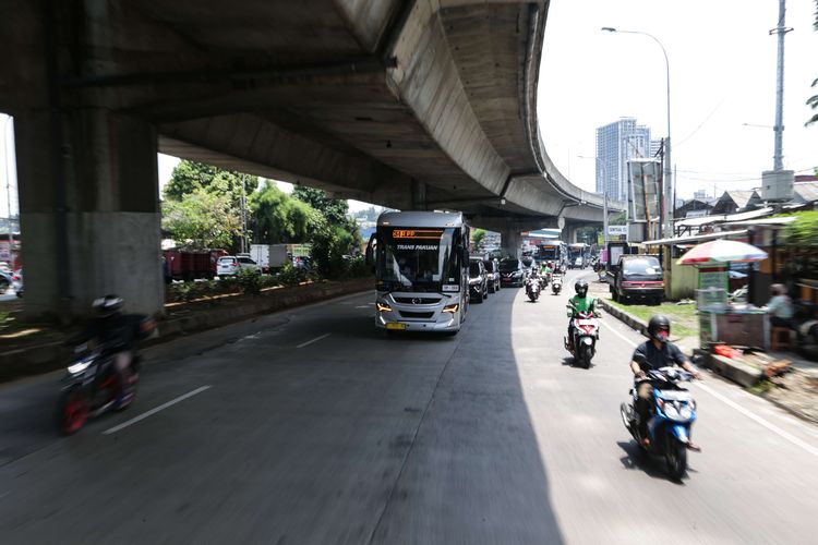 Bus Kita Trans Pakuan resmi mulai beroperasi di Bogor, Selasa (2/11/2021). Moda transportasi ini selain akan menggantikan angkot juga memberikan kenyamanan dan kemudahan bagi warga di Kota Bogor.