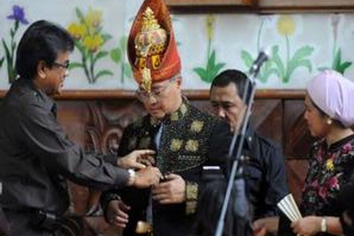 Kuntoro Mangkusubroto, pada acara perpisahan BRR dengan Pemda Aceh di Anjong Monmata, Banda Aceh, Rabu (16/4). 