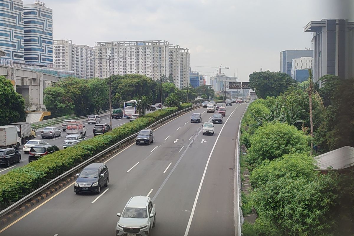 Situasi Terkini Kecelakaan Beruntun di Tol Dalam Kota Cawang, Jalanan Kembali Lancar