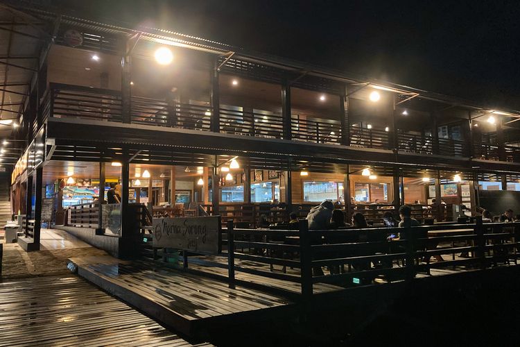 Tempat makan bernama Marina Star Cafe & Resto di Kota Sorong, Papua Barat, Senin (25/10/2021).