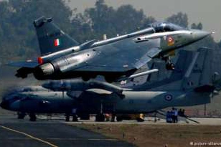 Jet tempur ringan buatan India, HAL Tejas.