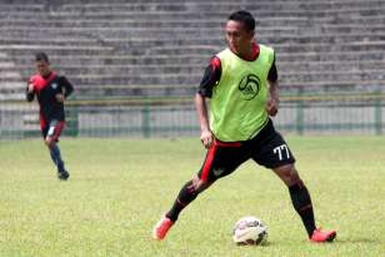 Yusuf Efendi saat menjalani latihan bersama tim Persegres Gresik United.