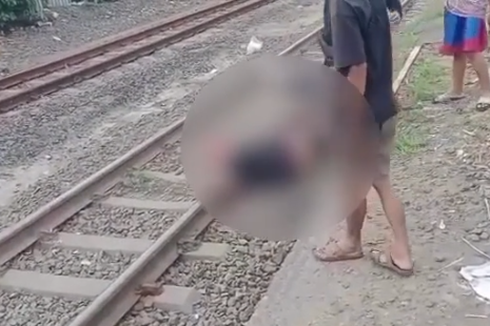 Video Viral, Kurir Tertabrak Kereta di Jalur Duri-Angke, KCI: Korban Terobos Palang yang Sudah Tertutup