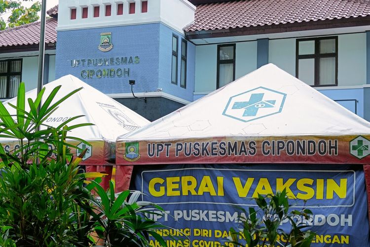 Suasana di lingkungan sekitar Puskesmas Cipondoh, belum ada antusiasme masyarakat yang tinggi terkait pemberian vaksin PCV gratis, Jumat (16/9/2022).