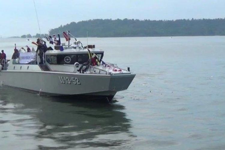 TNI Angkatan Laut (AL) menambah alutsista berupa Patkamla Posa II-13-52 untuk mengamankan jalur logistik pembangunan Ibu Kota Nusantara (IKN).