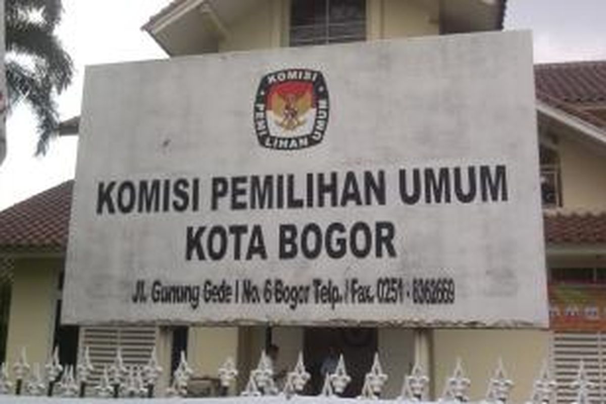 Pemilihan Walikota Bogor di setiap TPS berlangsung dengan aman, dan tanpa kekacauan. Hasil pemilihan dari Komisi Pemilihan Umum Bogor baru akan ditetapkan pada tanggal 20 September 2013, Bogor, Sabtu (14/9/2013)