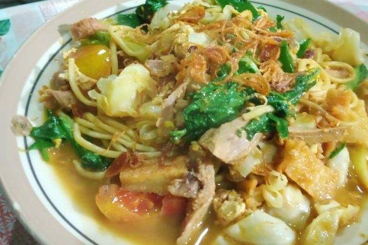 Bakmi Anglo Pak Trisno di  Jalan Gatot Subroto, Rejamulya, Sidanegara, Cilacap Tengah, Kabupaten Cilacap, Jawa Tengah. 