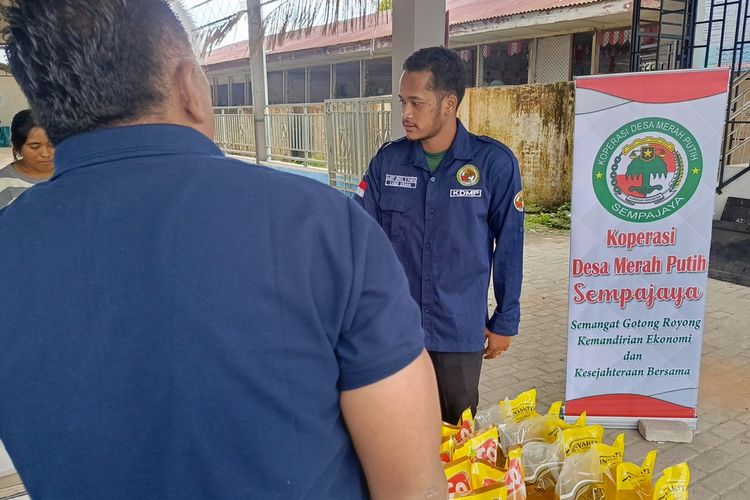 Koperasi Merah Putih di Desa Sempajaya, Kabupaten Karo, Sumatera Utara, saat menggelar pasar murah.