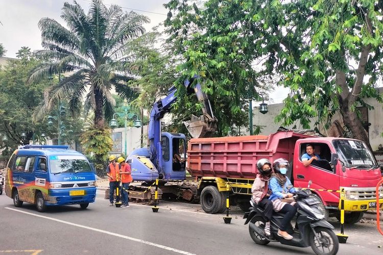 Penataan koridor Jalan Gatot Subroto hingga Ngarsopuro, Kota Solo, Jawa Tengah, telah dimulai pekerjaanya oleh Kementerian Pekerjaan Umum dan Perumahan Rakyat (PUPR).