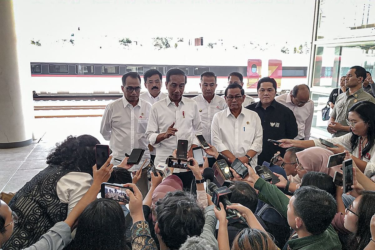 Kunjungan Presiden Joko Widodo ke Stasiun Kereta Cepat Padalarang, Rabu (13/9/2023).