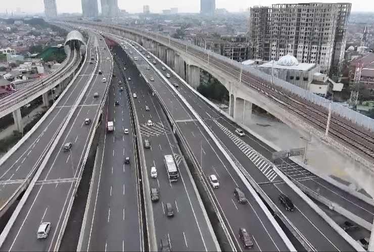 Volume Kendaraan di Tol MBZ Arah Jakarta Tembus 56.000, Arus Balik Mulai Terjadi
