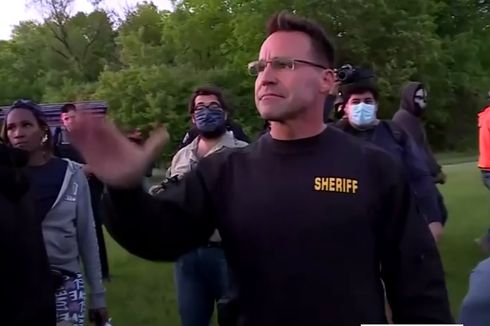 Viral, Video Sheriff Ini Bergabung dengan Demonstran Kematian George Floyd