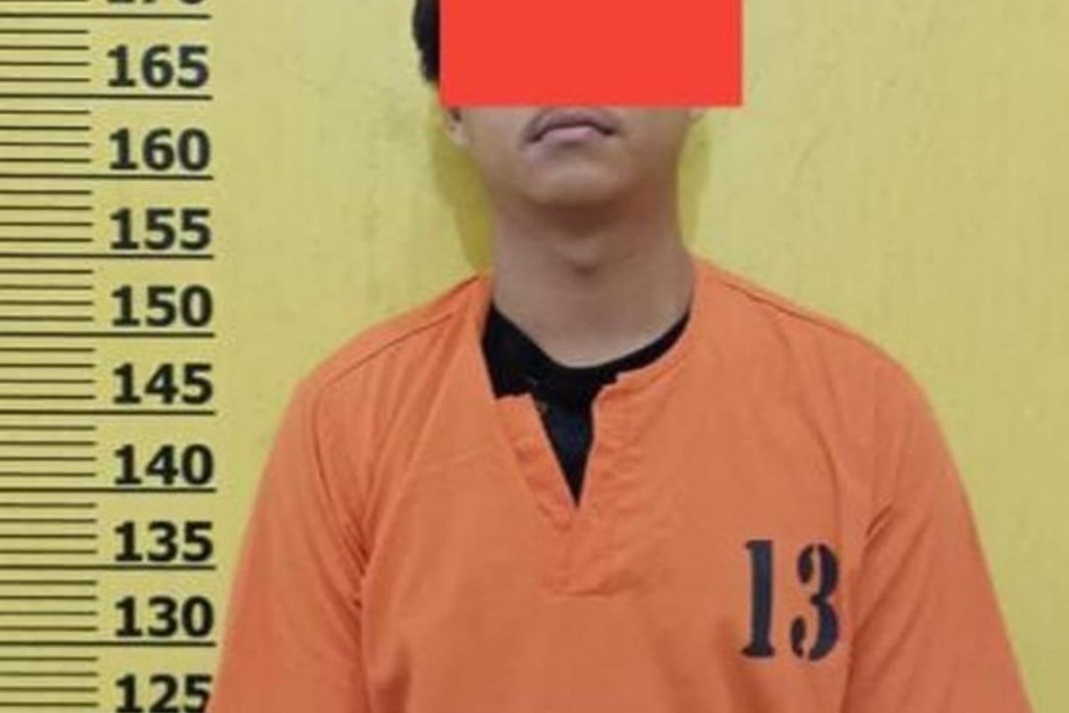 Polisi menangkap pria asal Labuhanbatu, Rico (21) karena membunuh orang yang baru ditemuinya, gara gara tersinggung dengan knalpot brong sepeda motor yang ditumpangi korban