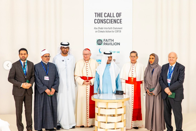 Para pemimpin agama dunia, ilmuwan, dan pejabat politik global berkumpul  meresmikan Faith Pavilion, pada hari keempat COP28, Minggu (3/12/2023).