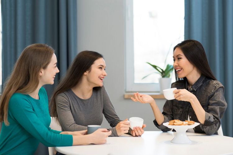 Lembut dan penuh empati, lima zodiak ini dikenal berhati hangat. Pisces, Cancer, Virgo, Libra, dan Sagitarius selalu bikin orang di sekitarnya nyaman.