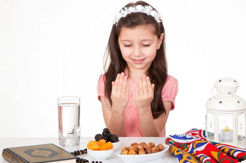 6 Cara Mengajarkan Anak Puasa Ramadhan sejak Dini