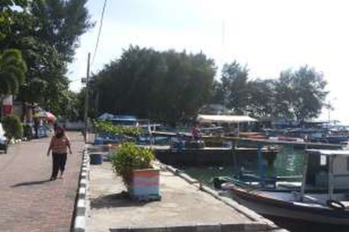 Suasana di salah satu sudut Pulau Pramuka, Kepulauan Seribu. Pulau Pramuka adalah lokasi tempat terjadinya dugaan penodaan agama oleh Gubernur DKI Jakarta Basuki Tjahaja Purnama alias Ahok. Di pulau inilah, Ahok sempat mengutip isi salah satu ayat dalam kitab suci Al Quran yang kemudian menyeretnya dalam proses peradilan.