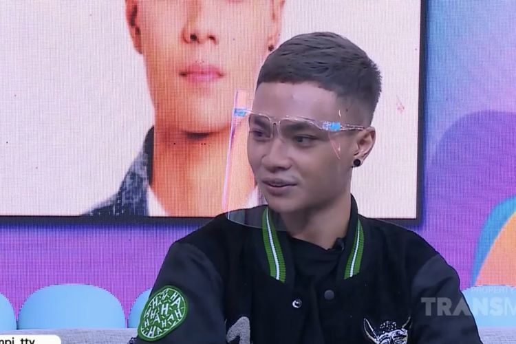 Petrus Mahendra dalam acara Rumpi. (Bidikan layar YouTube Trans TV Official). 