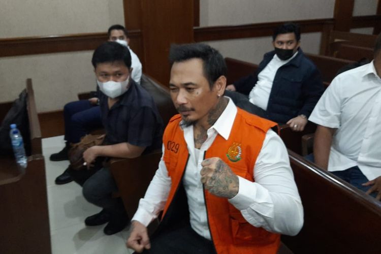 Musisi I Gede Ari Astina alias Jerinx saat hadir di Pengadilan Negeri (PN) Jakarta Pusat, Rabu (12/1/2022). Ia dijadwalkan menjalani sidang kasus dugaan pengancaman dengan kekerasan