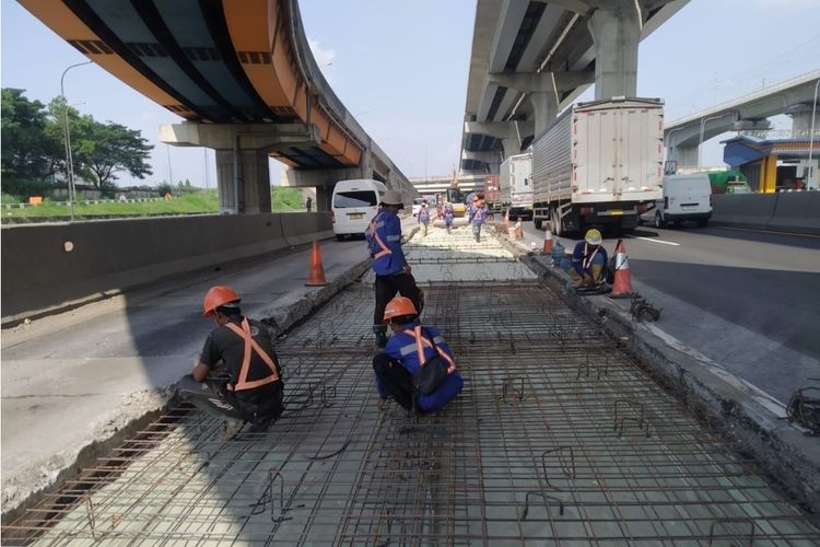 Ilustrasi perbaikan jalan tol Jakarta-Cikampek